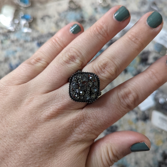 5/$20 Paparazzi I'm So Jealous Black Ring